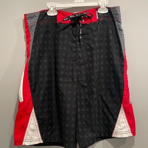 Maui and sons board shorts size 32